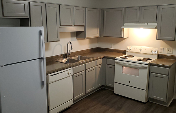 Kitchen Remodel, Refinishing - Sparkle Cleaning & Refinishing
